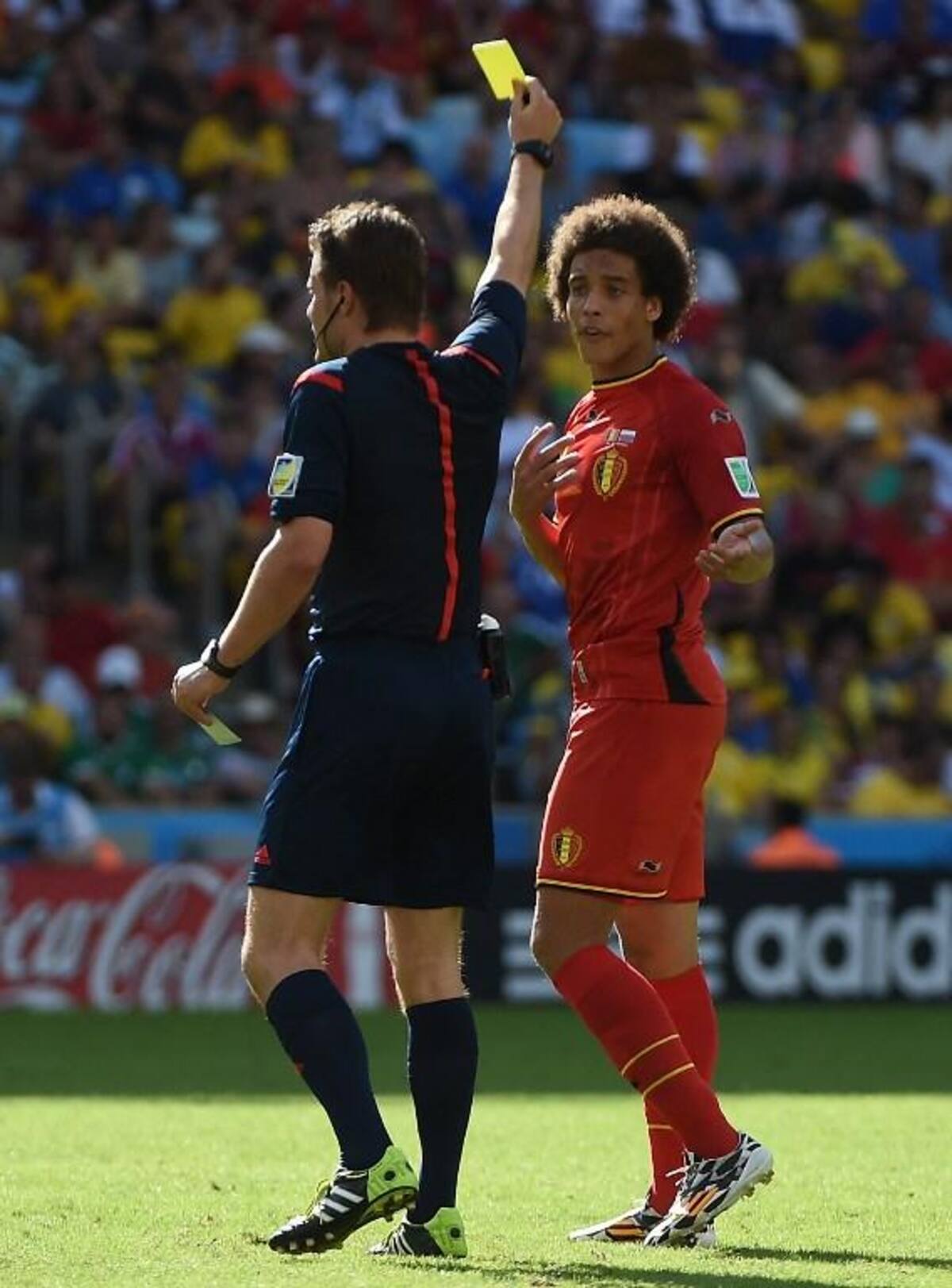 Tras un partido sin emociones, Divock Origi marcó el gol del triunfo en el minuto 87 y le dio el pase a octavos de los belgas.