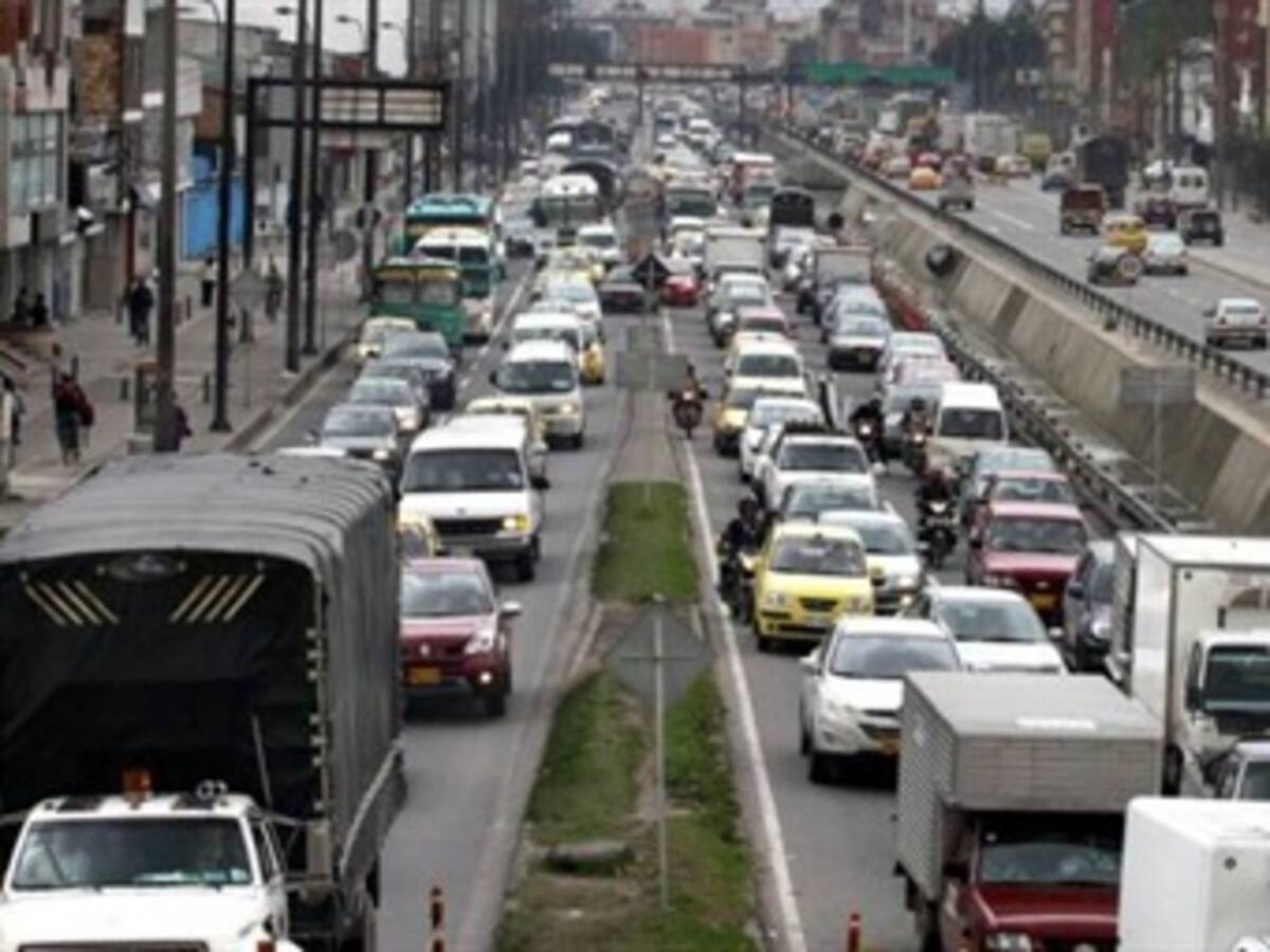 Revivir Pico y placa todo el día complicaría más la movilidad: Petro
