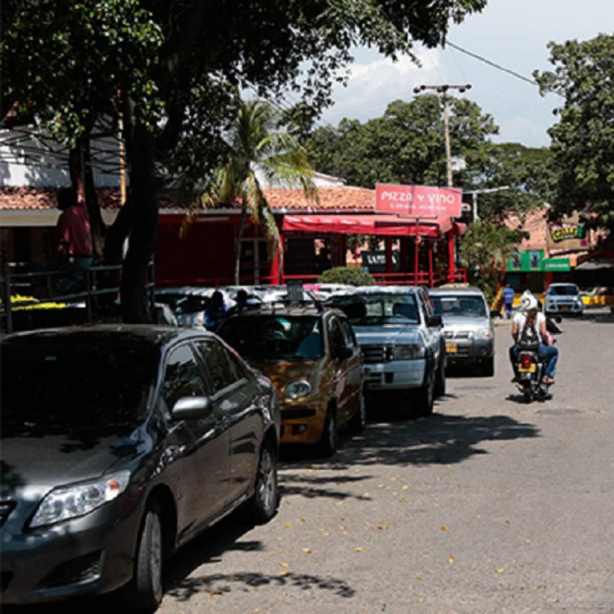 Comunales lamentan caos vial en Centro Comercial Bolívar