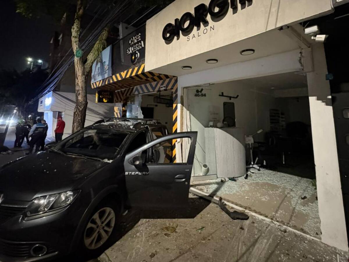 Borracho al volante destruyó dos locales en Cabecera por evitar retén