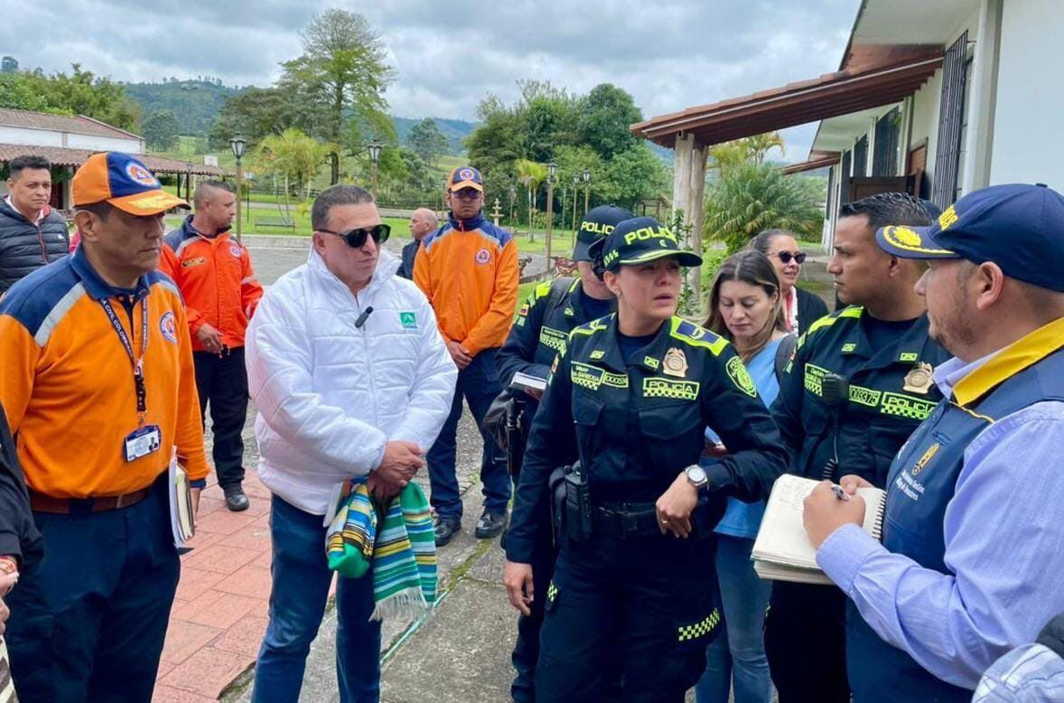 Autoridades de Risaralda evalúan medidas de seguridad para los animales en zona de influencia del volcán Nevado del Ruiz - Carder.