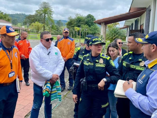 Autoridades de Risaralda evalúan medidas de seguridad para los animales en zona de influencia del volcán Nevado del Ruiz - Carder.