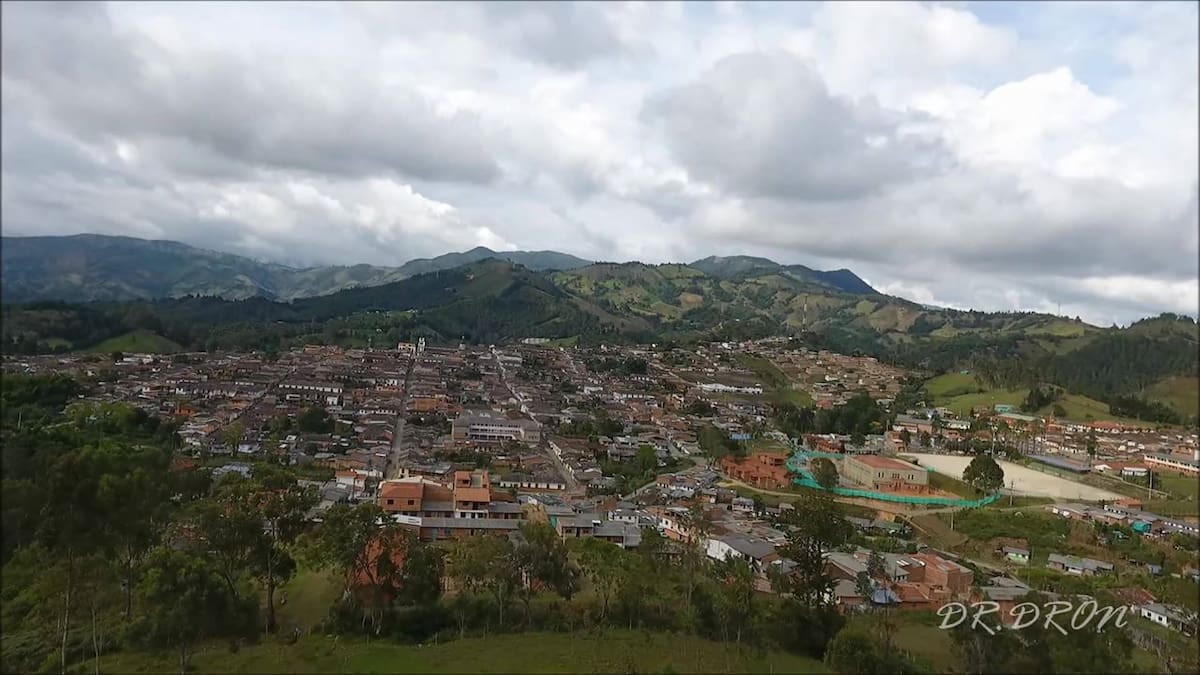 Abejorral vive un desplazamiento silencioso donde varias familias han salido amenazadas