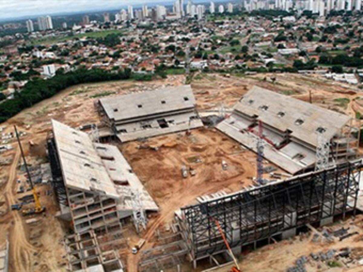 La falta de mano de obra atrasó las obras del estadio de Cuiabá