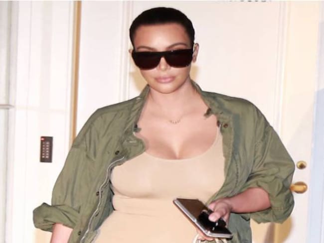 Kim Kardashian se defiende de quienes la critican por publicar fotos desnuda