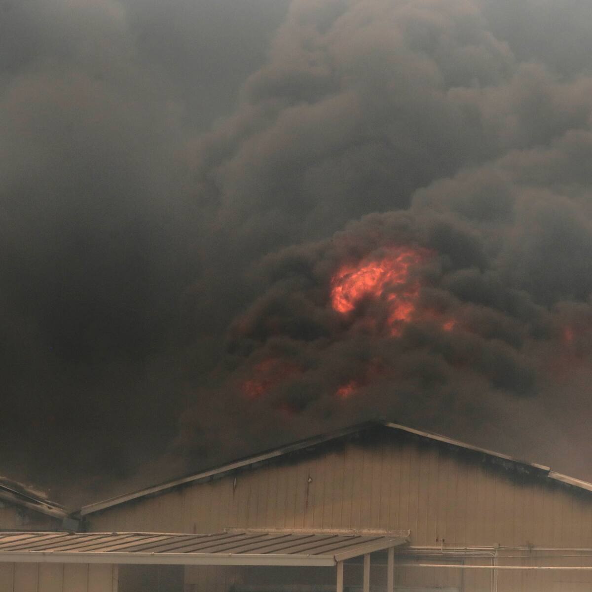 Cifra de fallecidos aumenta a 112 por devastadores incendios en Valparaíso, Chile