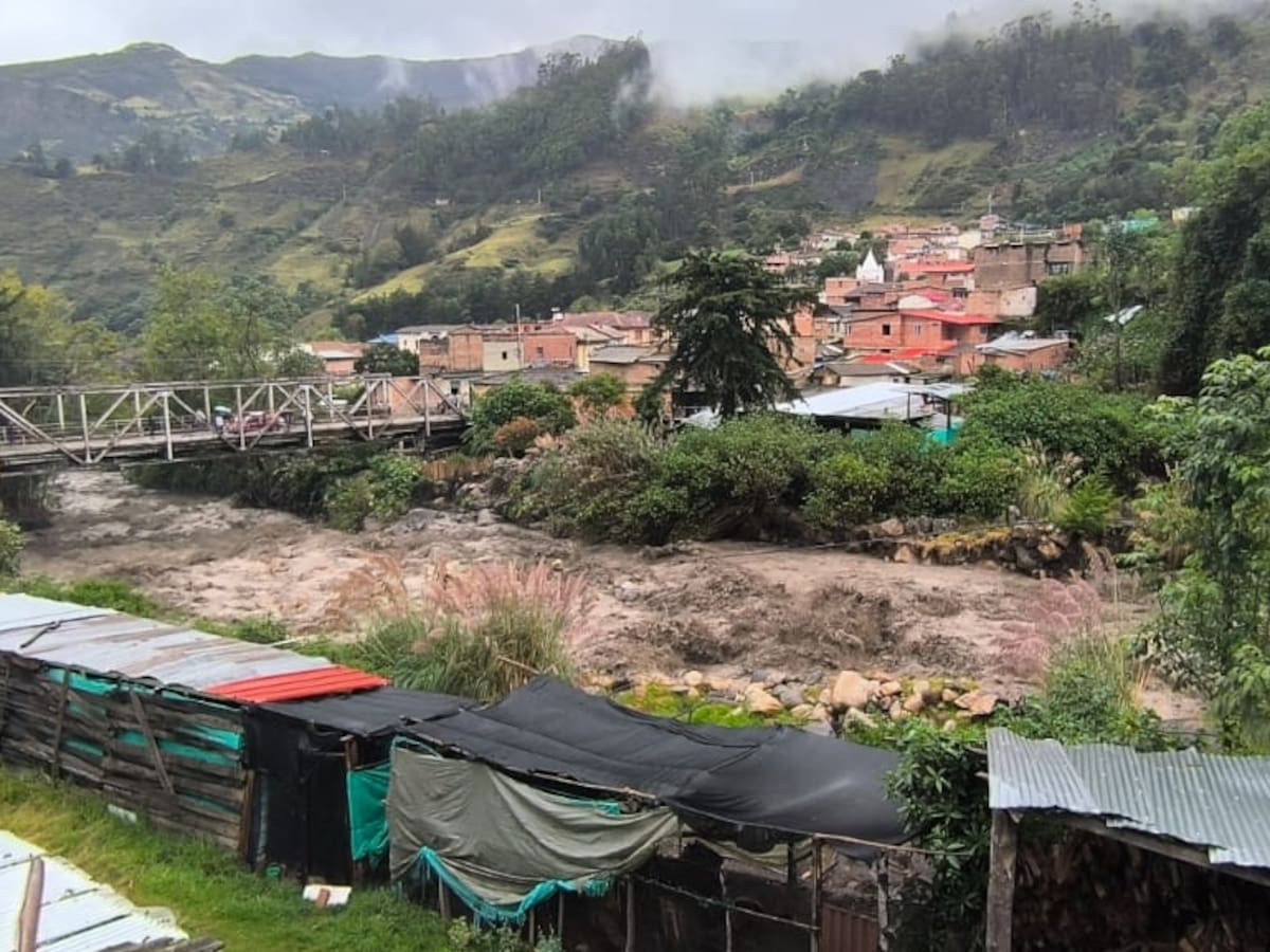 Emergencia en Santander por creciente de ríos: reportan daños en vías, puentes y viviendas