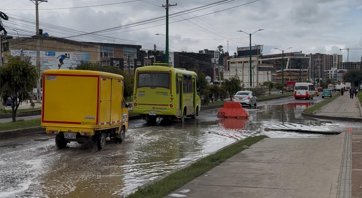 El agua se represa con facilidad en días de lluvia. Foto | Caracol Radio