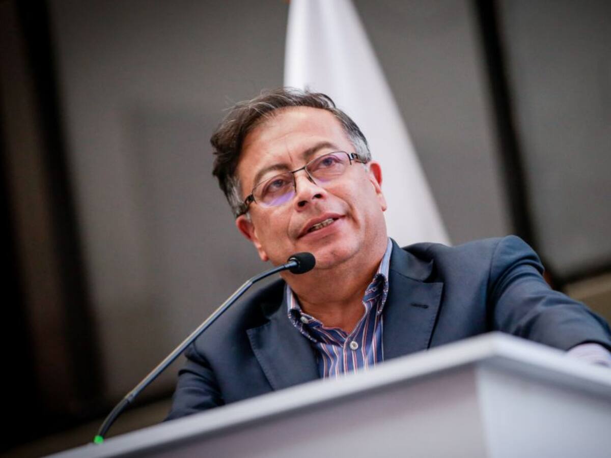 Desmovilizados de las AUC se unirán al acuerdo nacional de Gustavo Petro