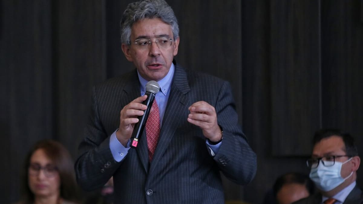 Se le ha puesto mucha novela a eso; era válido: Enrique Gómez por apoyo de De la Espriella a Deluque