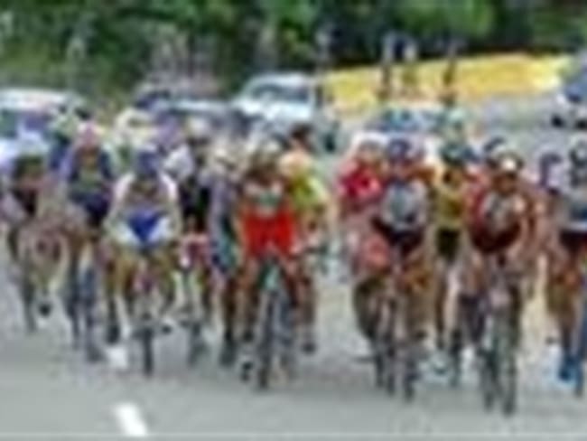 El venezolano Arthur García gana la quinta etapa de la Vuelta a Colombia y Fabio Duarte pierde el liderato