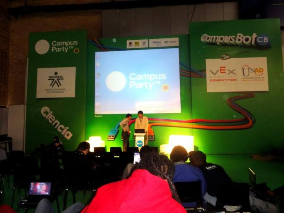 En este pabellón se encuentran dispuestas las diversas zonas temáticas y áreas de contenido del Campus.