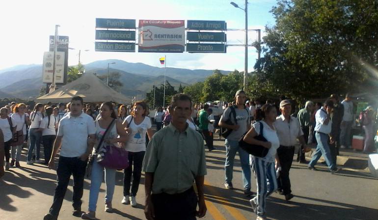 Venezolanos cruzando la frontera colombo-venezolana / Archivo