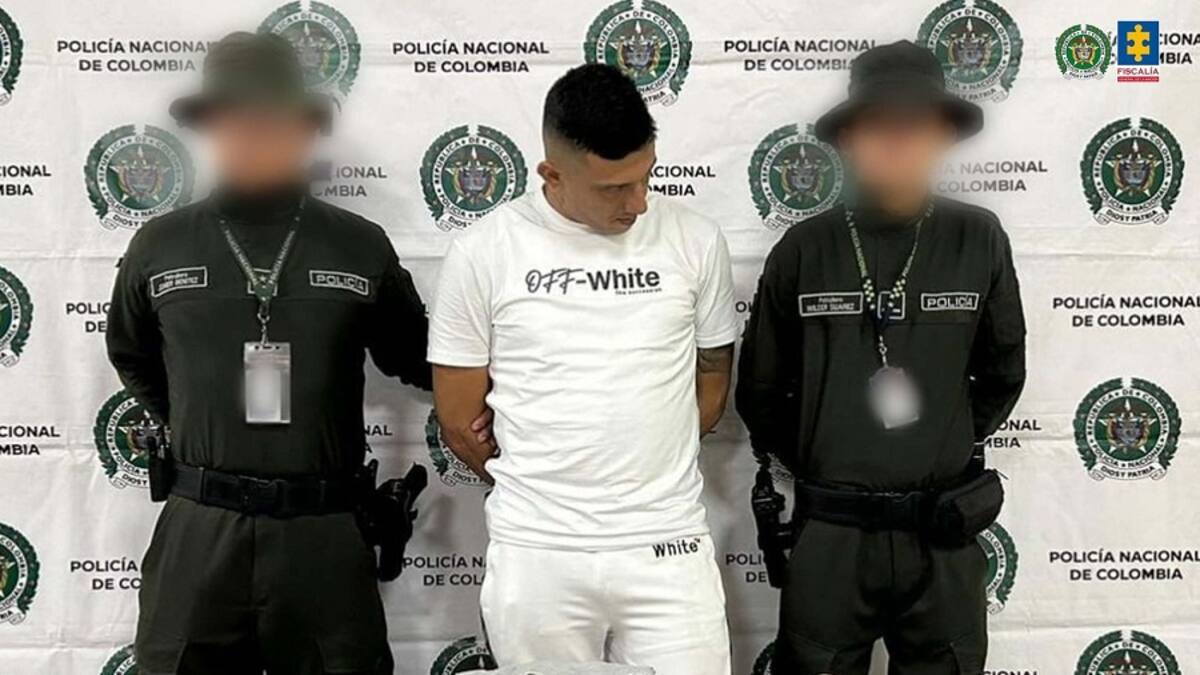 Capturada pareja en aeropuerto de Cartagena que transportaba cocaína en sus prendas