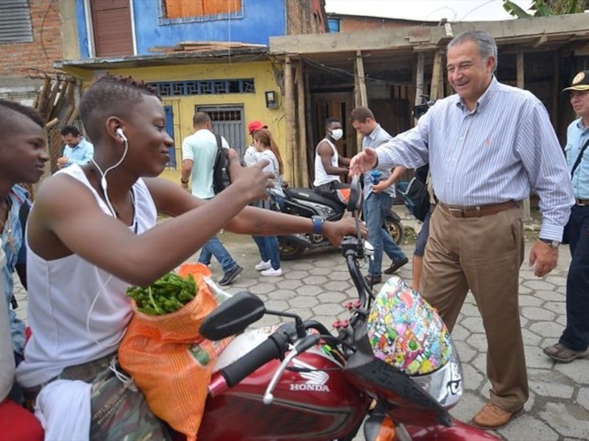 Me duele que la Policía perdió confianza de comunidades en Tumaco: Naranjo