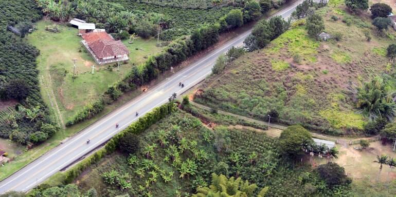  El ministro de Defensa, Luis Carlos Villegas, y el director de la Policía Nacional, general Jorge Nieto, sobrevolaron la vía Panamericana.