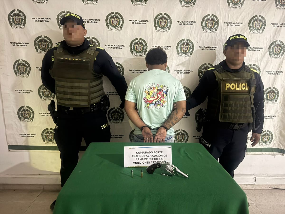 Hombre con detención domiciliaria fue capturado portando arma de fuego ilegal en Arjona: policía