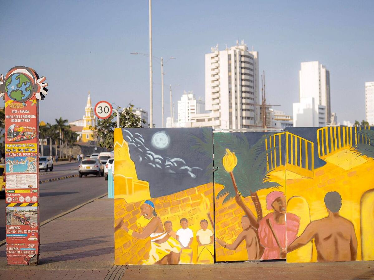 El Muelle La Bodeguita se viste de colores con las obras de artistas plásticos cartagenero
