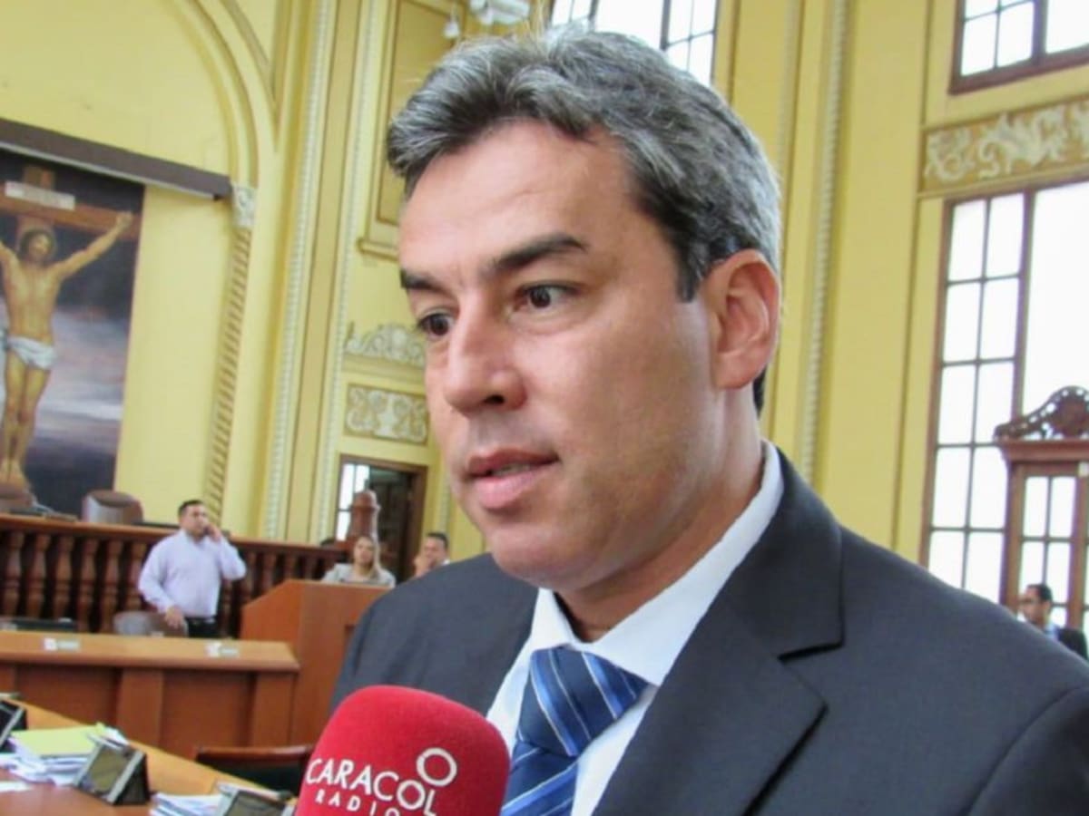 Diputado denuncia presunto contrato tipo sastre en la Gobernación de Caldas