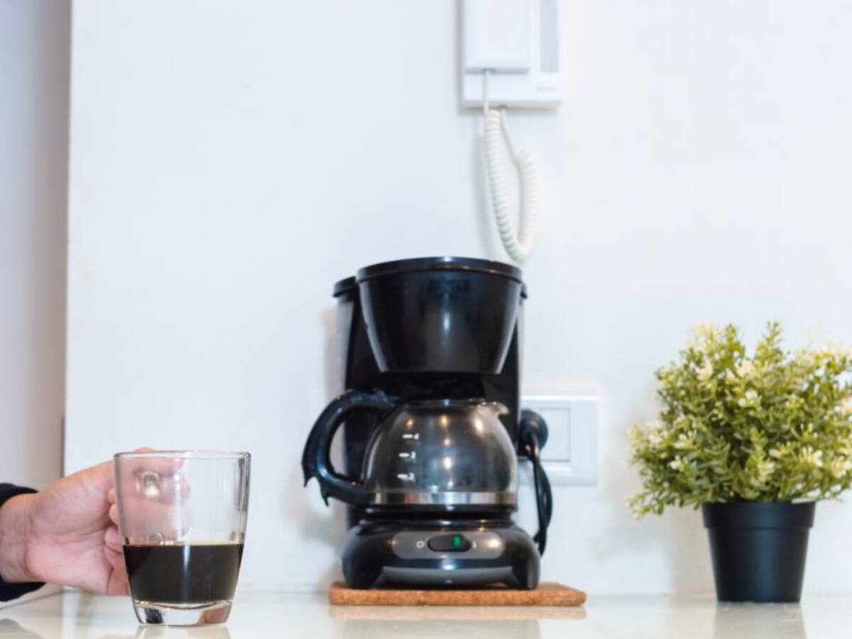 ¿Cómo hacer café en una cafetera? Esta es la manera más fácil de prepararlo