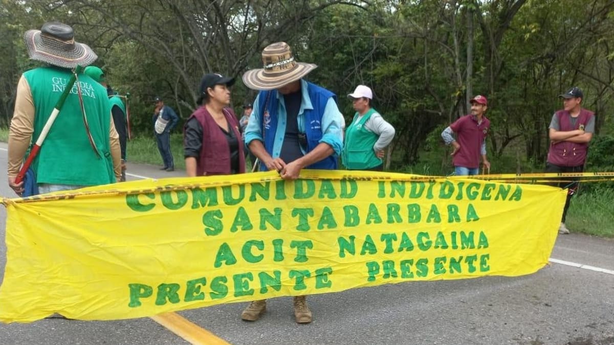 Comunidades indígenas cumplen dos días de bloqueos en la vía Tolima - Huila