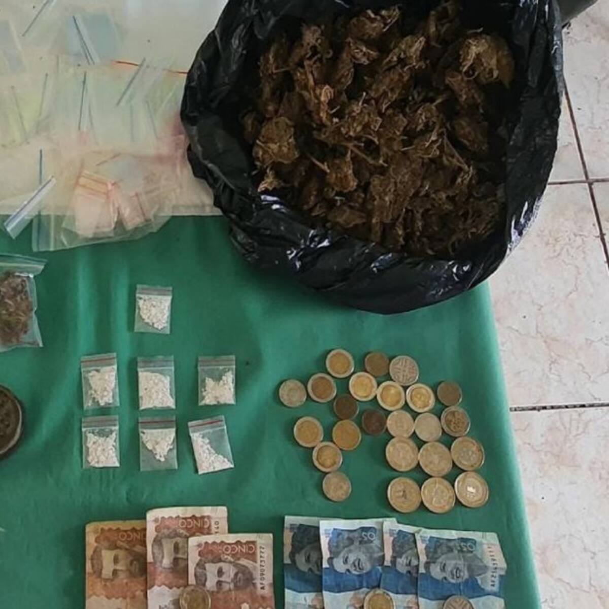 Menor de edad es aprehendido por presuntamente ser expendedor de droga