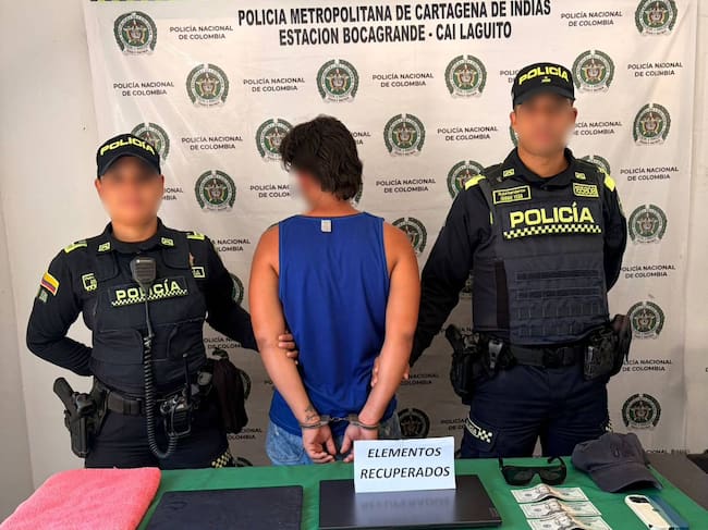 En una rápida reacción, las patrullas de vigilancia lograron interceptarlo cuadras más adelante, logrando su detención