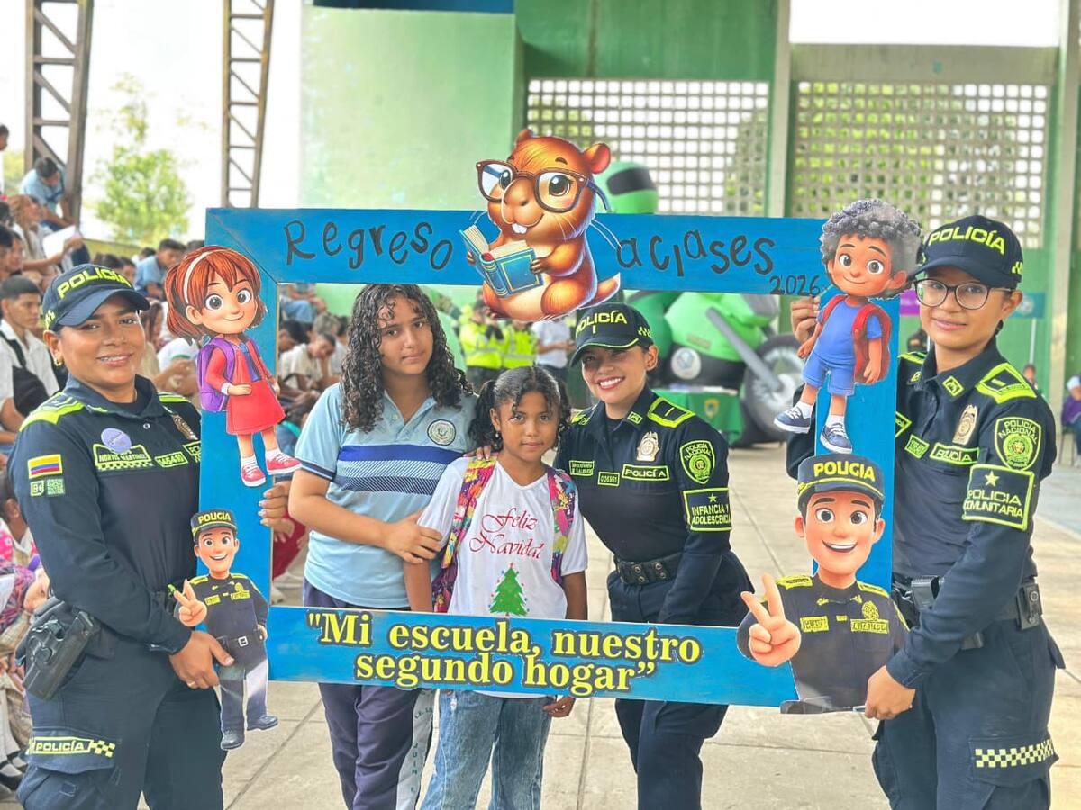 Policía Nacional acompaña el regreso a clases 2026 en Bolívar
