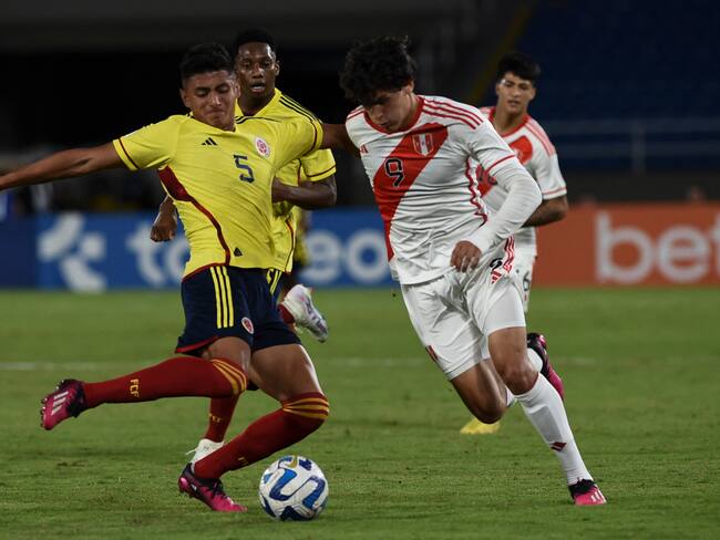 Kevin Mantilla liderará la defensa de Colombia ante Brasil. (Photo by JOAQUIN SARMIENTO / AFP) (Photo by JOAQUIN SARMIENTO/AFP via Getty Images)