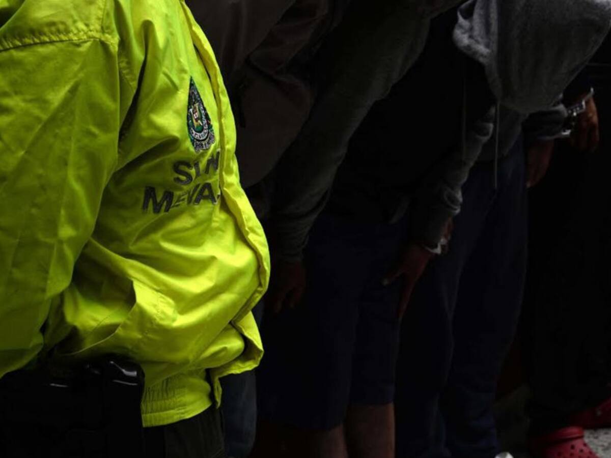 La policía prepara destitución de policías investigados por corrupción