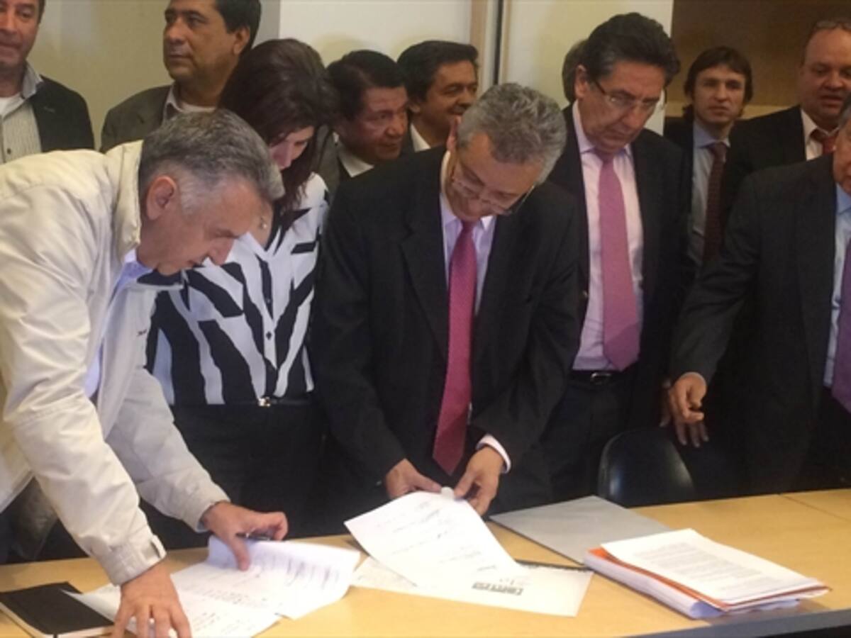 Se levanta el paro, Gobierno y camioneros logran acuerdo