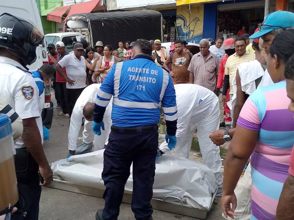 En Cartagena carro de bomberos resultó involucrado en accidente con persona fallecida