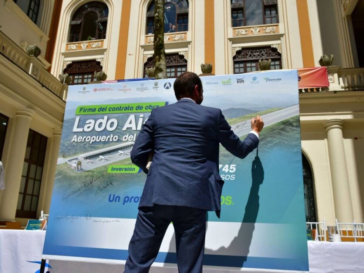 Firman el contrato de obra para la construcción del lado aire del Aeropuerto del Café