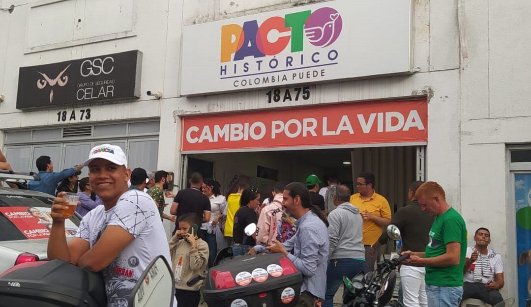 Gustavo Petro, sede en Armenia