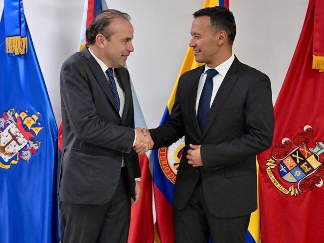 Ministro de Defensa, Pedro Sánchez, y alcalde de Cali, Alejandro Éder.