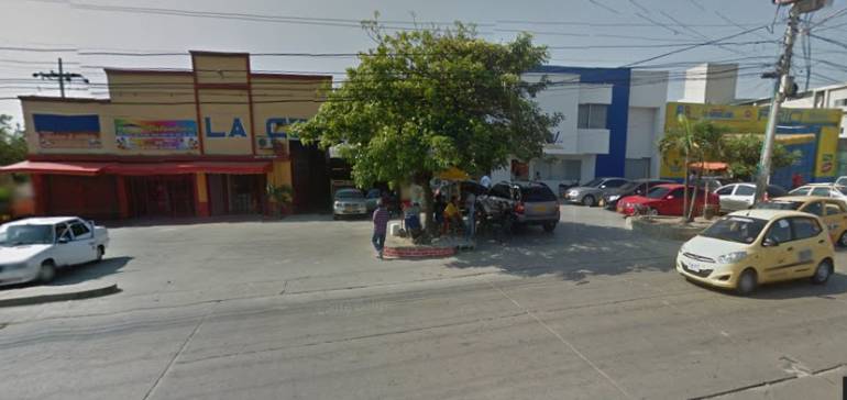 Justo al lado del aserradero está ubicada la clínica.