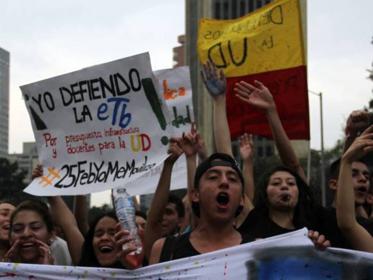 Venta de la ETB calienta el debate político