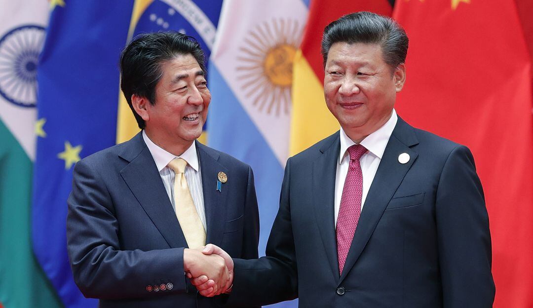 Shinzo Abe y Xi Jinping.