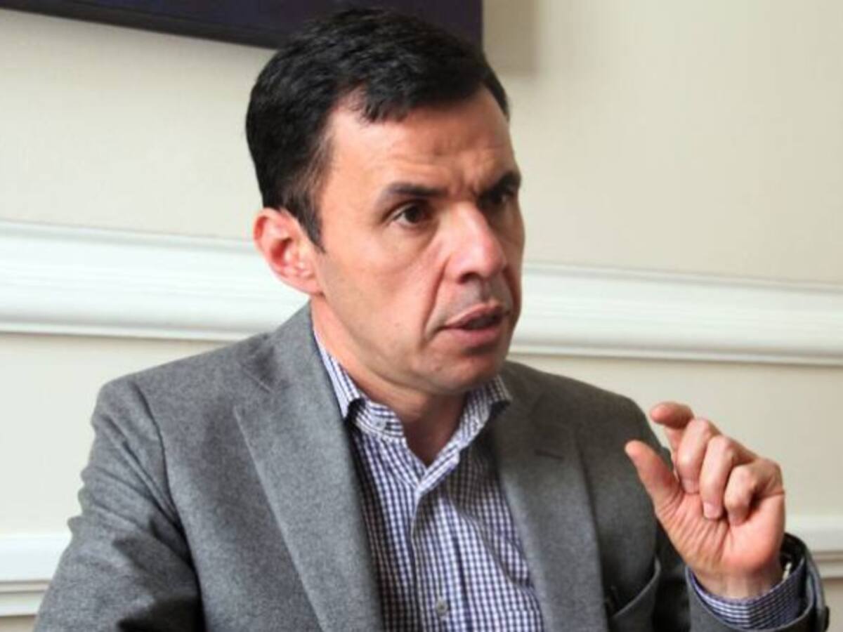 Ministro del Interior acepta que perdieron las mayorías en el Congreso