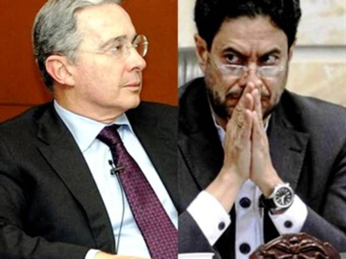 Cepeda desmiente que haya pagado a paramilitares y espera investigación de la Fiscalía