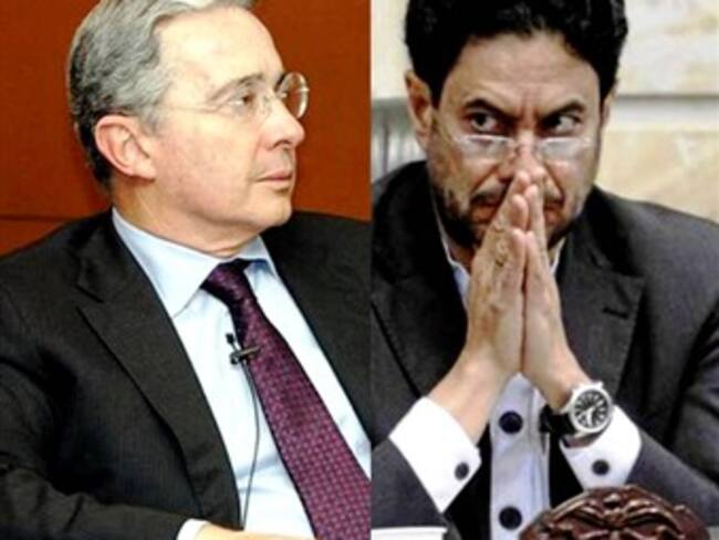 Cepeda desmiente que haya pagado a paramilitares y espera investigación de la Fiscalía