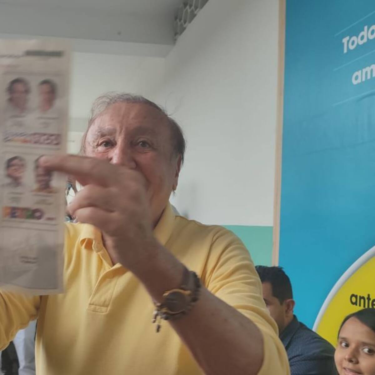 Ya votó el candidato presidencial Rodolfo Hernández