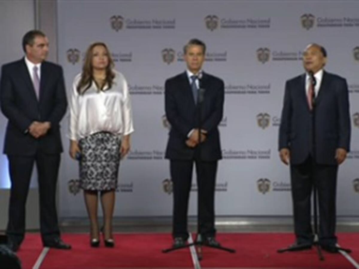 Santos posesionó al nuevo gabinete “de unidad para la paz”
