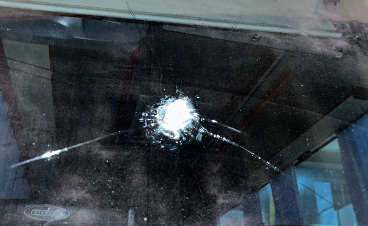 Bus de Millonarios en su llegada al estadio