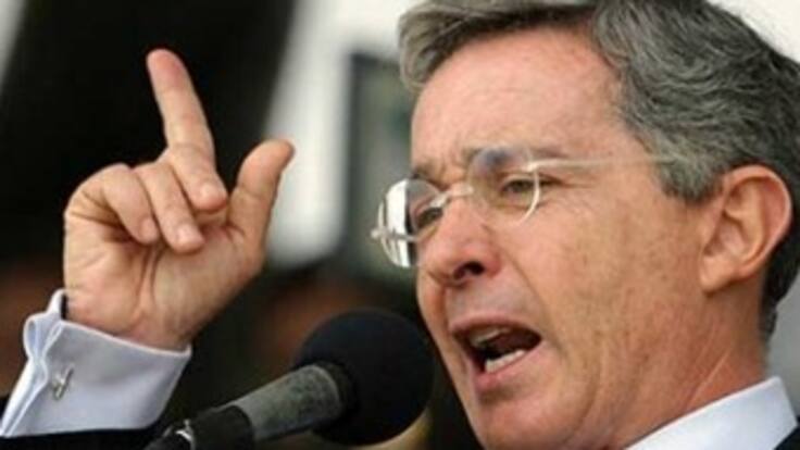 Uribe debe tener una sanción penal: Colectivo de Abogados