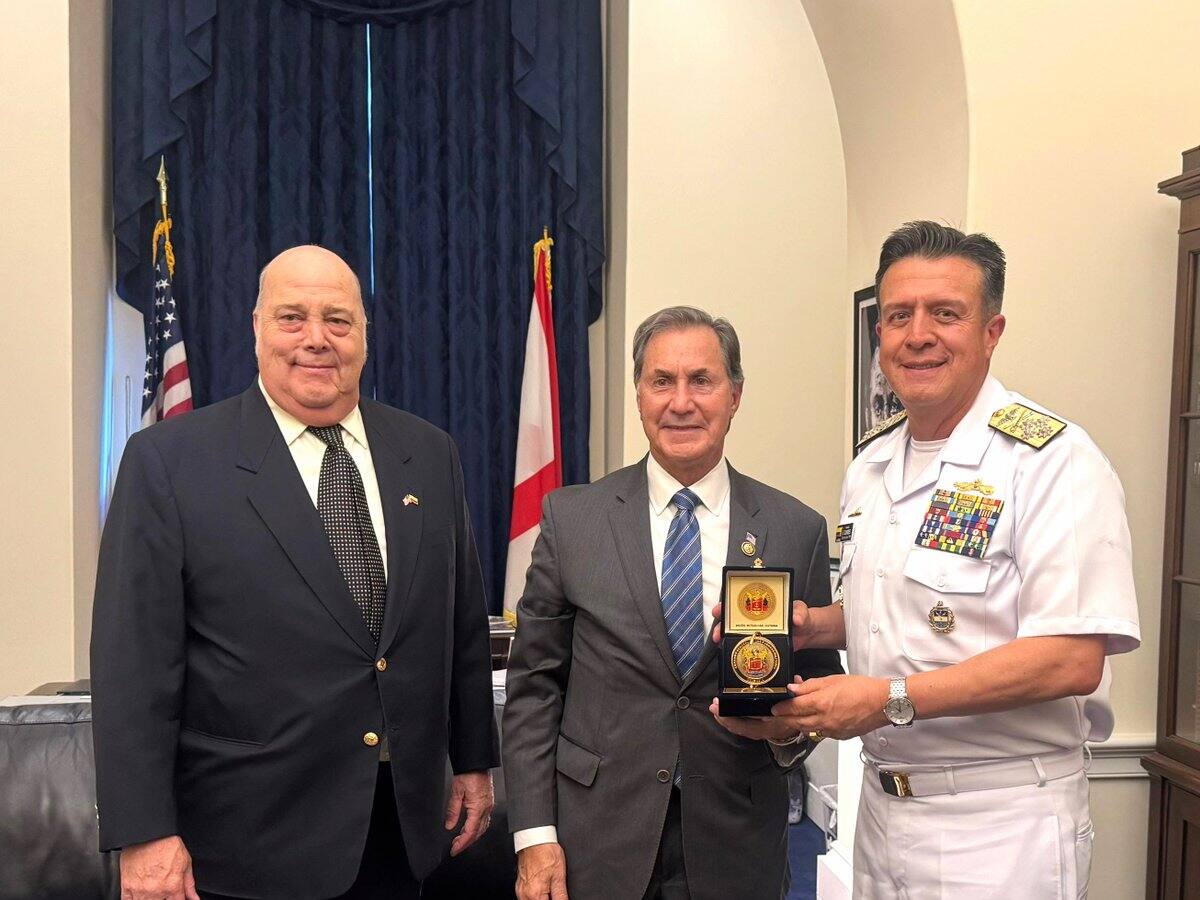 Delegación de Fuerzas Militares y Policía inicia agenda en EE.UU. ante riesgo de descertificación