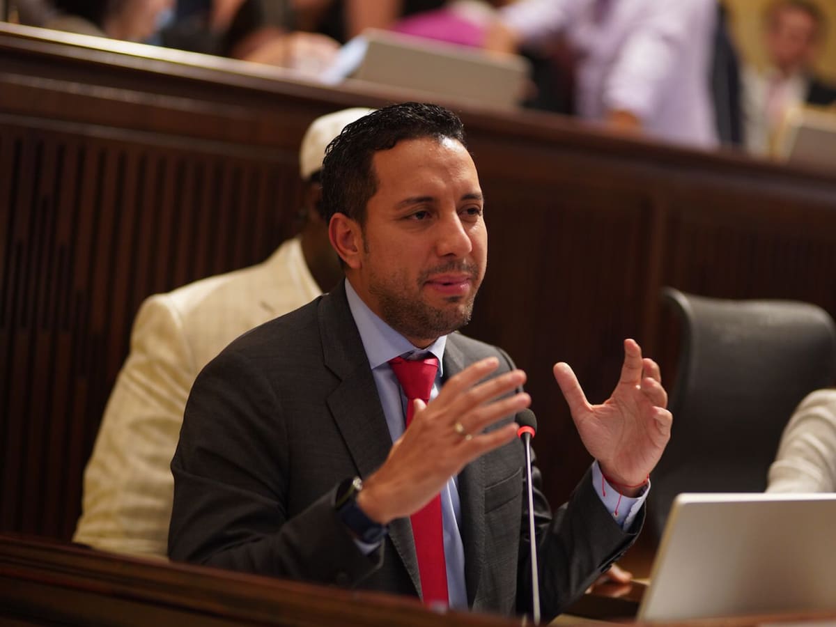 Denuncian irregularidades en contrato de MinTIC: “se entregarían $10.000 millones a dedo”