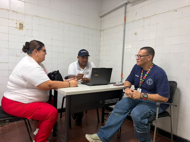 Migrantes venezolanos en Cartagena acudieron al llamado para actualizar el certificado de residencia