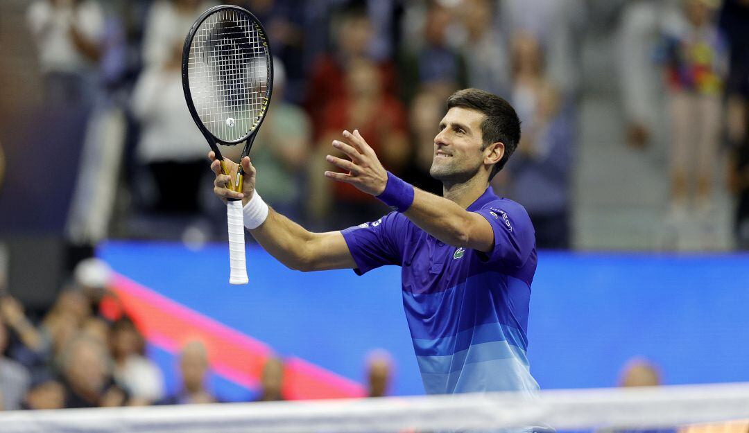 Djokovic festeja la clasificación a la tercera ronda del US Open.
