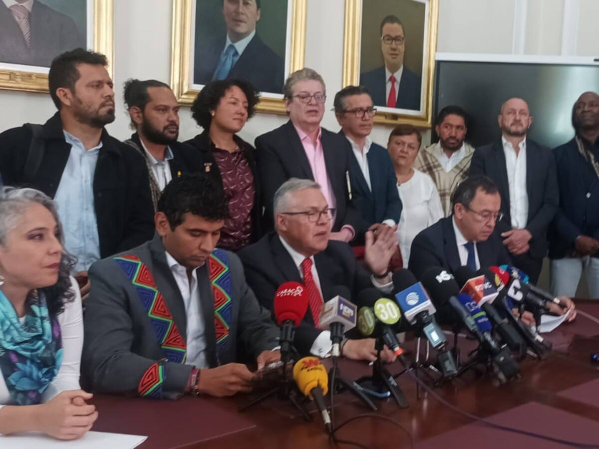 Incesto, injuria y calumnia dejarían de ser delitos en Colombia